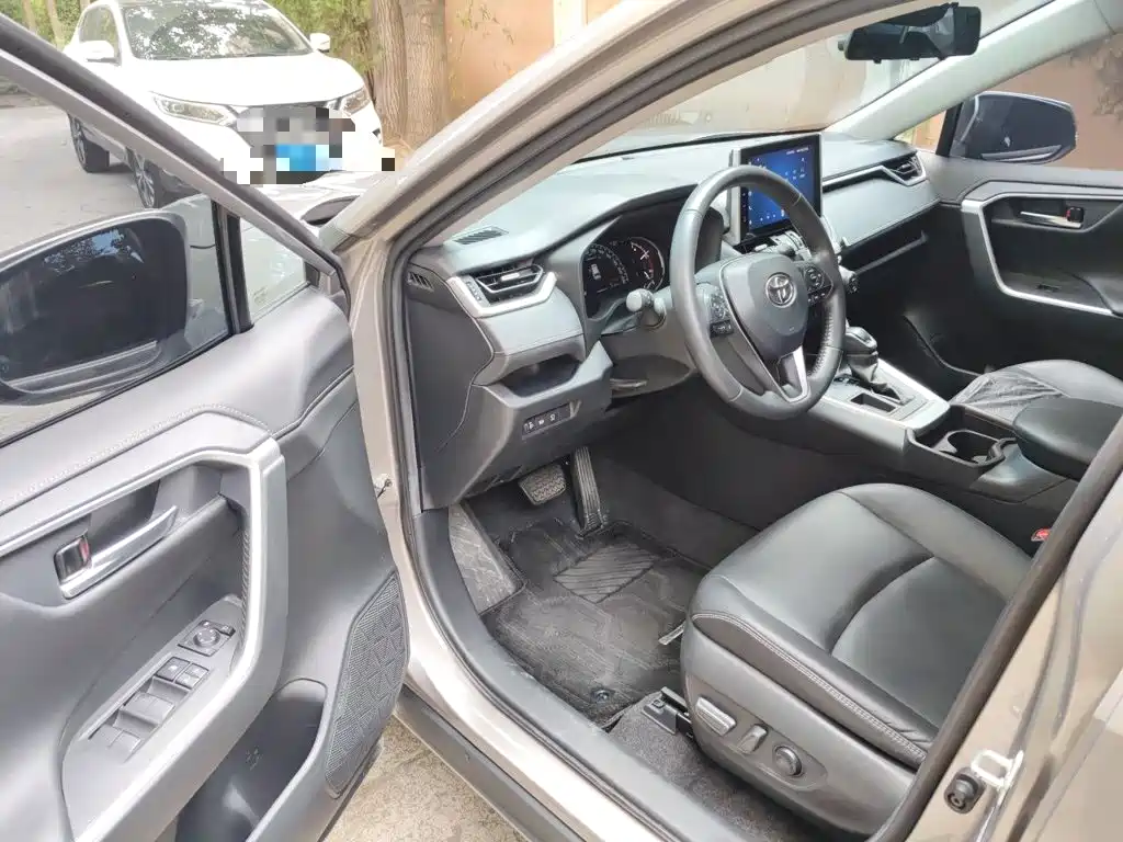 Toyota RAV4 — миниатюра 14