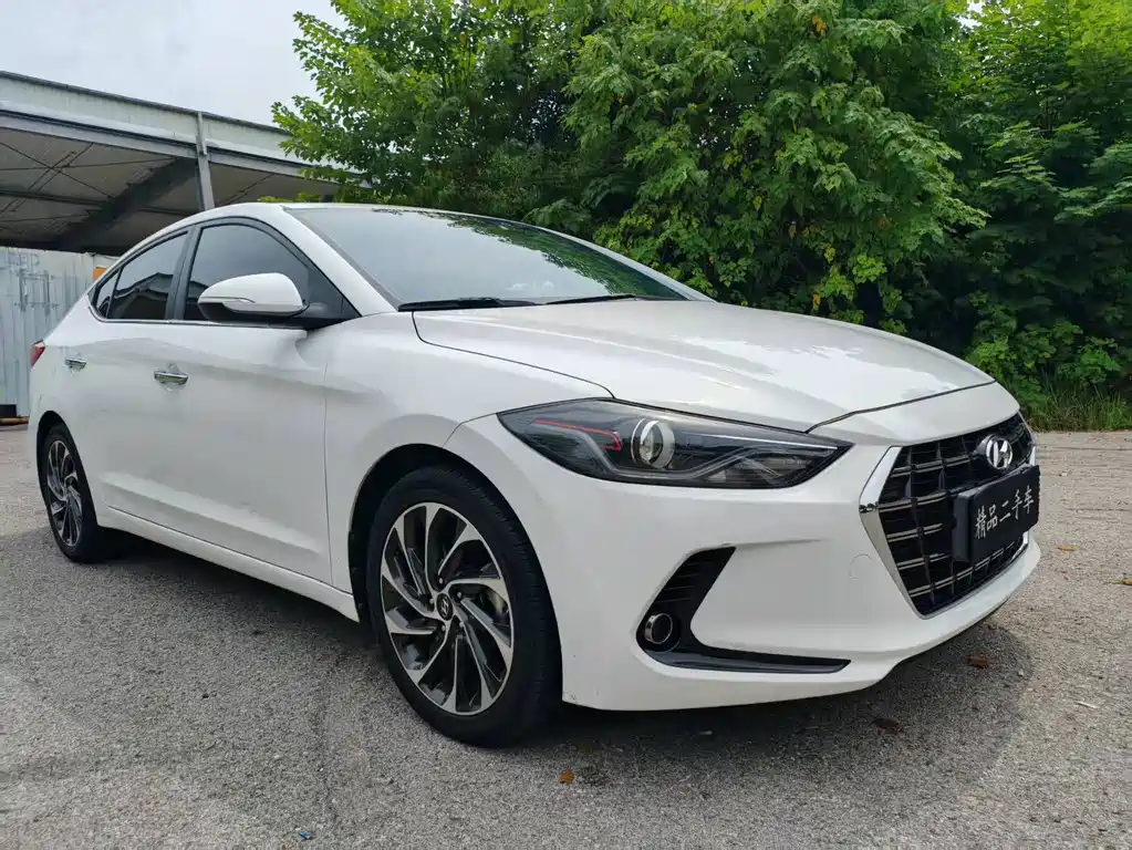 Hyundai Elantra — миниатюра 3