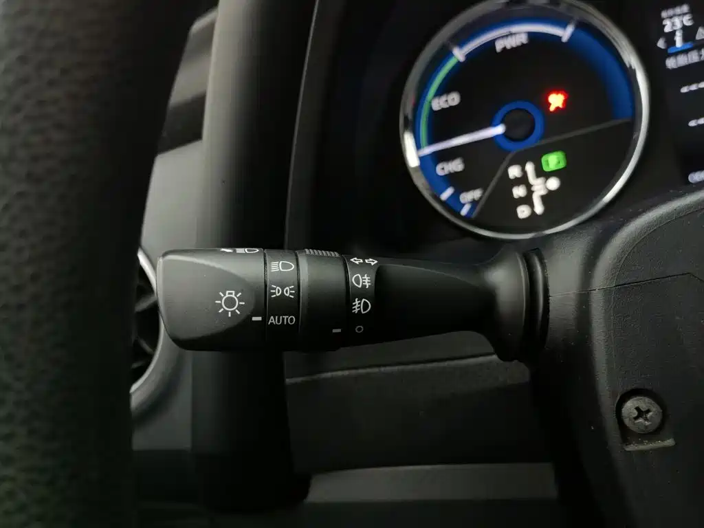 Toyota Corolla Hybrid — миниатюра 21