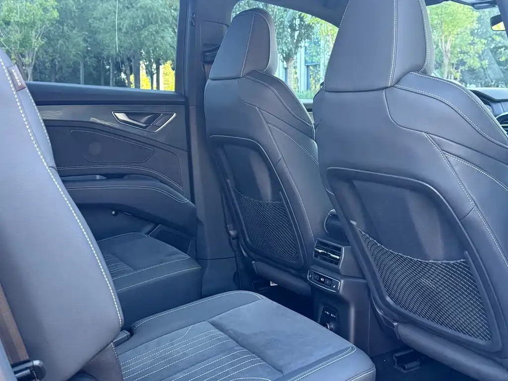 Audi Q5 e-tron — миниатюра 21
