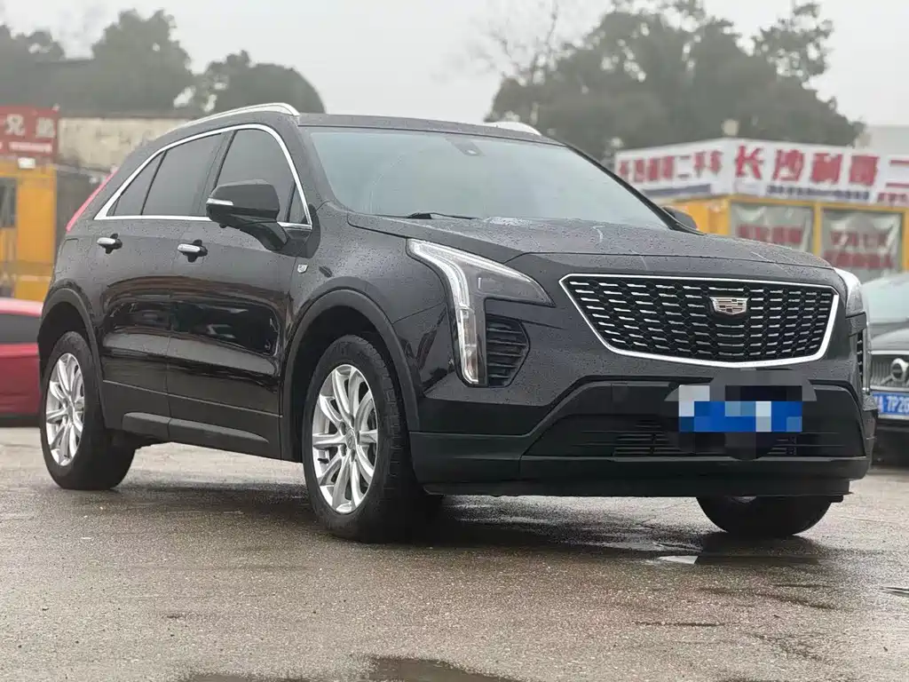 CADILLAC XT4