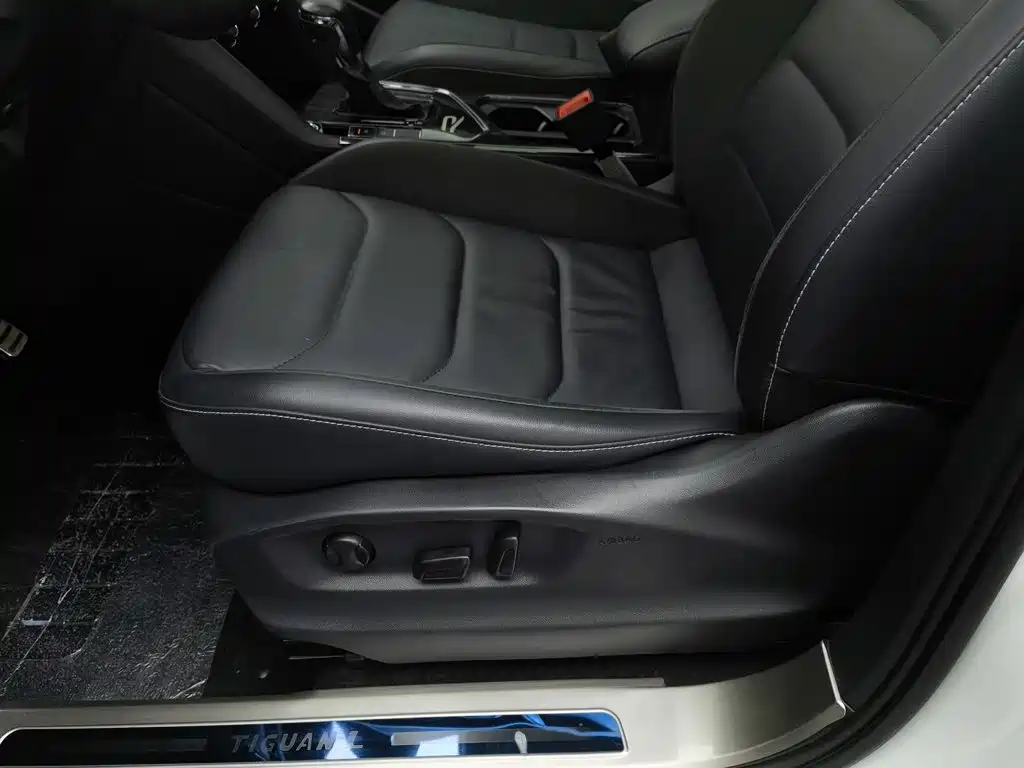 Volkswagen Tiguan L — миниатюра 20