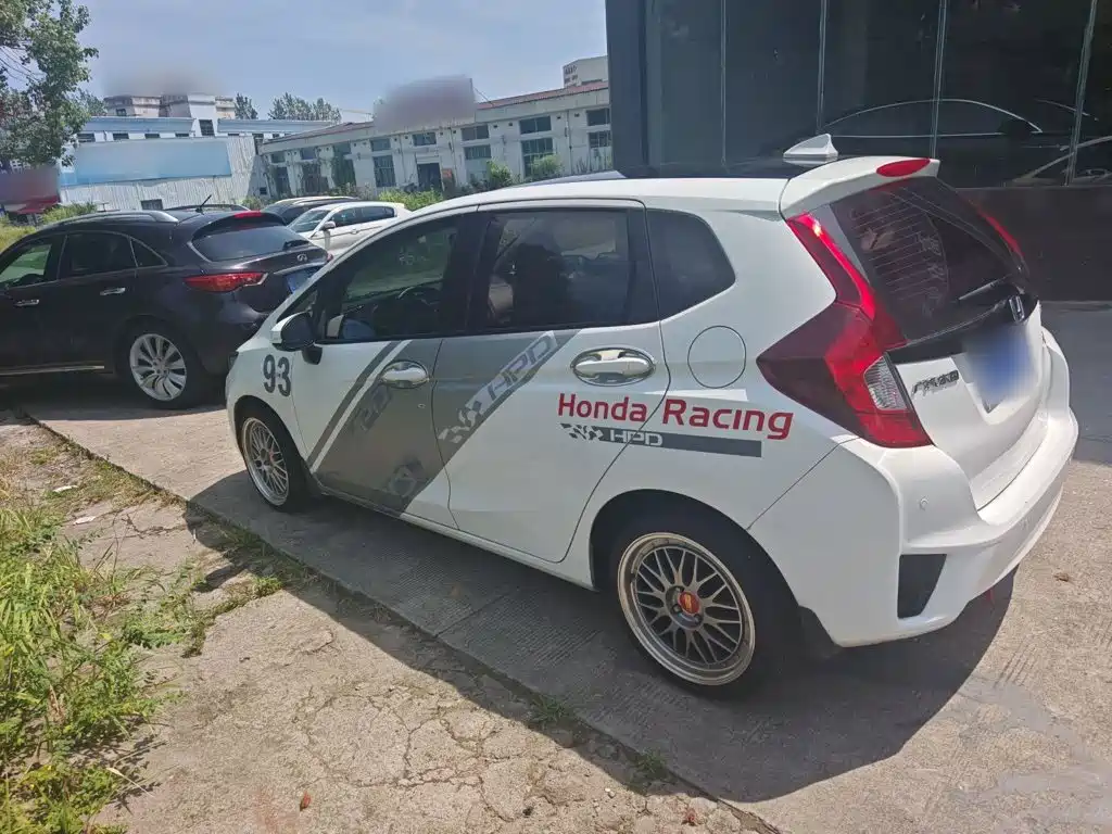 Honda Fit — миниатюра 8