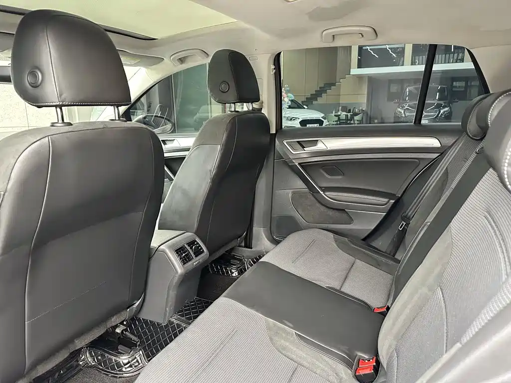Volkswagen Golf — миниатюра 8