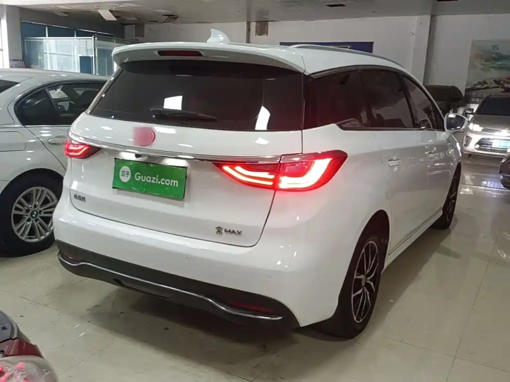 BYD MAX — миниатюра 7