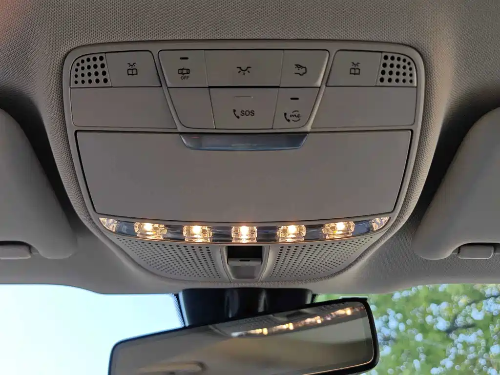 Mercedes-Benz E-Class — миниатюра 16