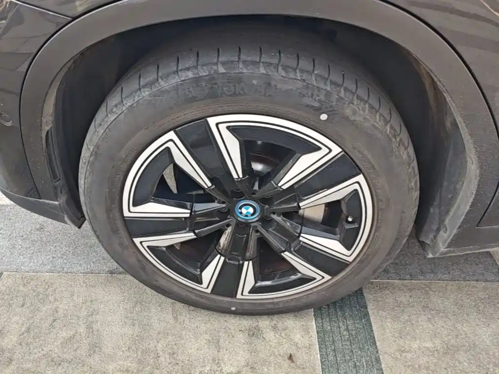 BMW iX3 — миниатюра 23