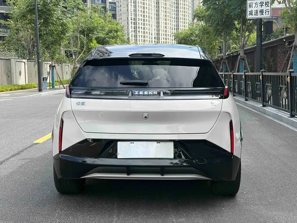 Zeekr X — миниатюра 16
