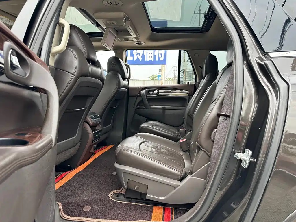 Buick Enclave — миниатюра 12