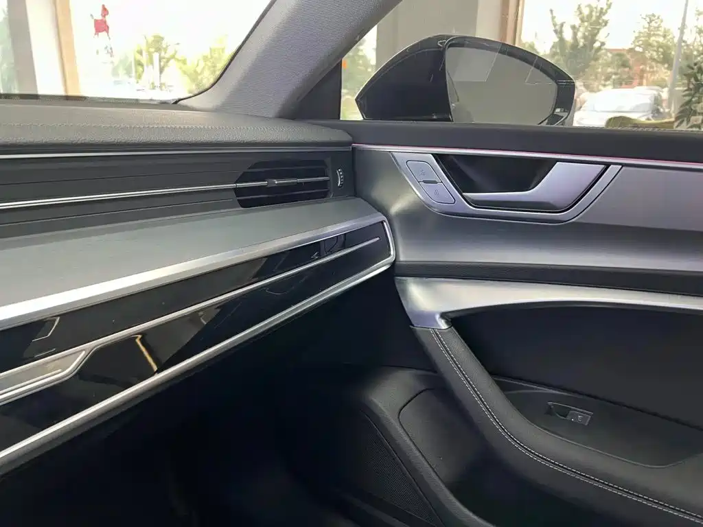 Audi A7L — миниатюра 8