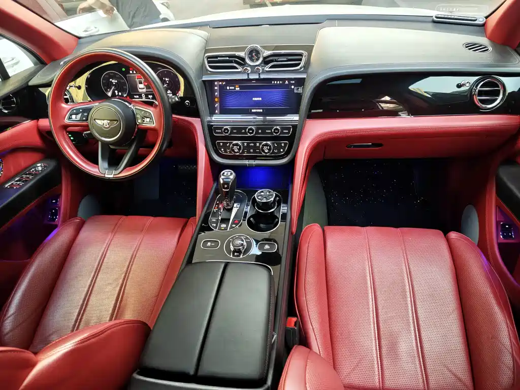 Bentley Bentayga — миниатюра 6