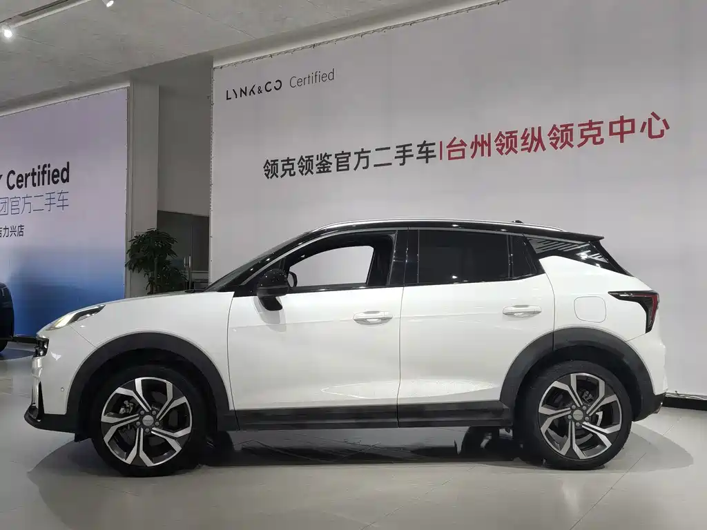 Lynk & Co 06 — миниатюра 4