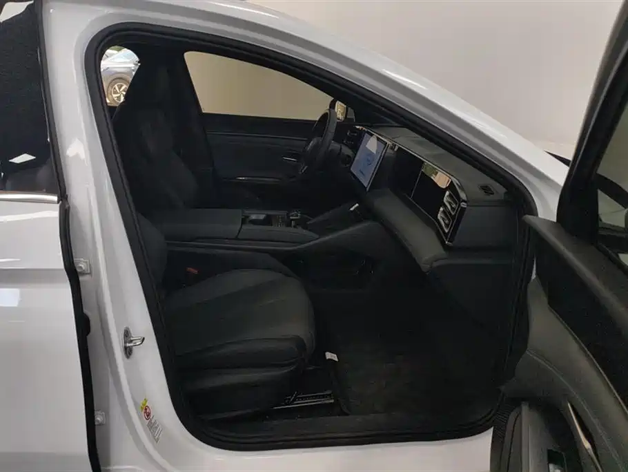 BYD Qin L L 2025 DM-i Smart Drive 80KM Lead