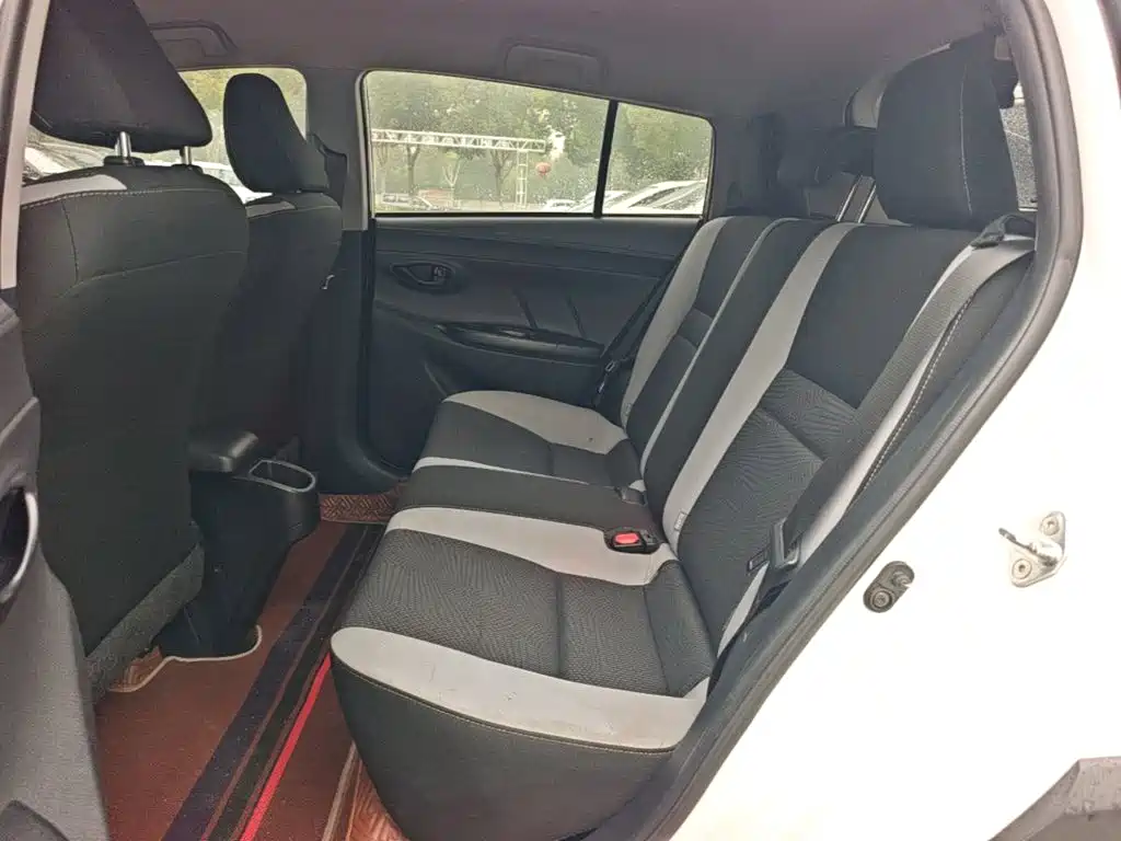 Toyota Yaris L — миниатюра 17