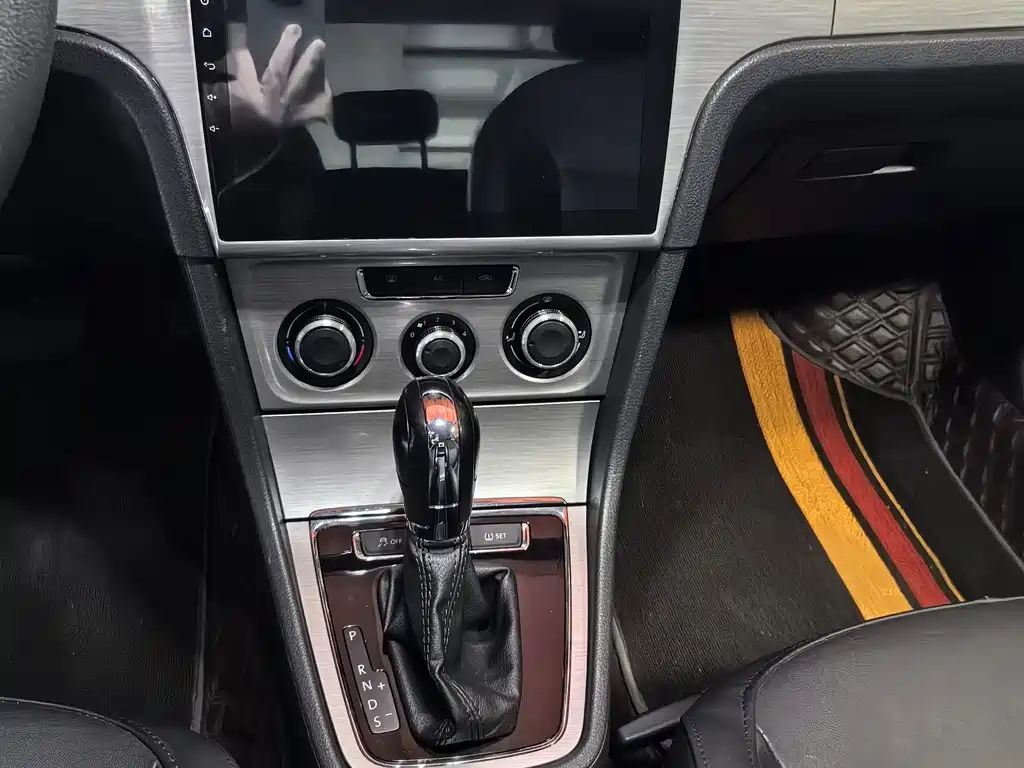 Volkswagen Lavida — миниатюра 10