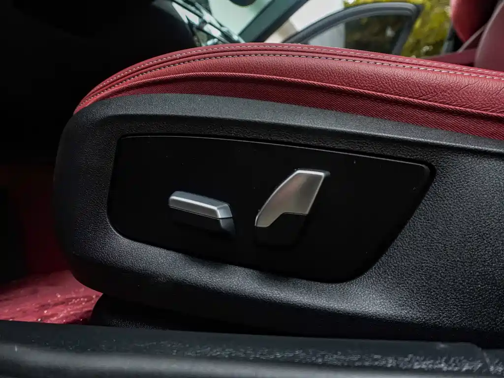 BMW 5 Series — миниатюра 12