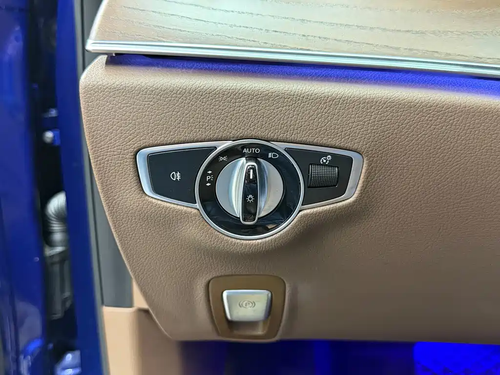 Mercedes-Benz E-Class — миниатюра 19