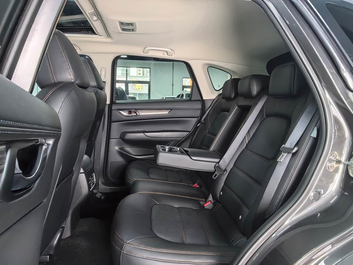 Mazda CX-5 2.0 л 2023 г. Серебристо-серый, пробег 5000 км