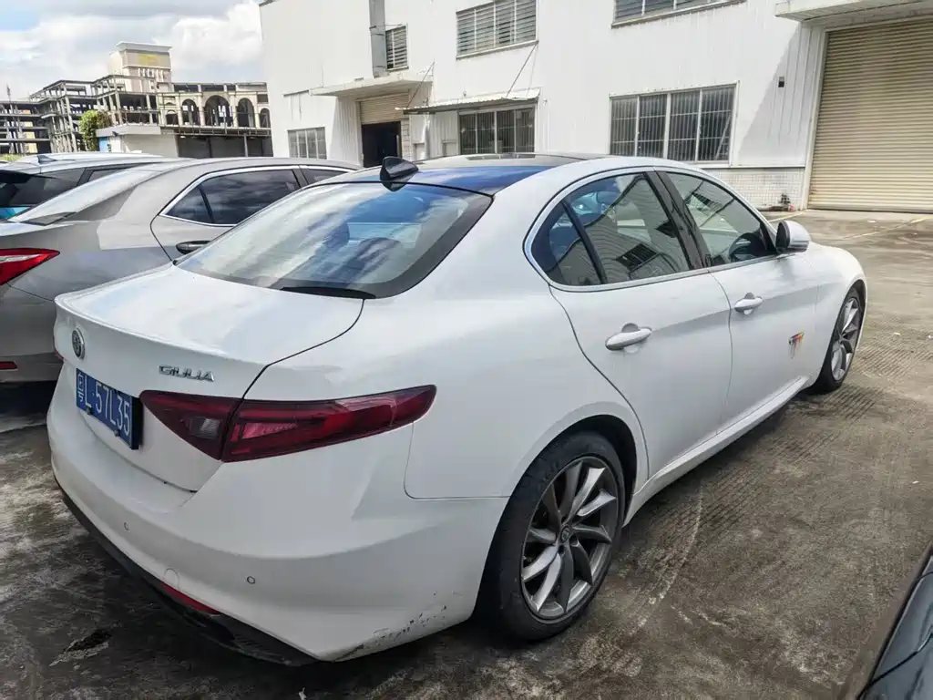 Alfa Romeo Giulia — миниатюра 6