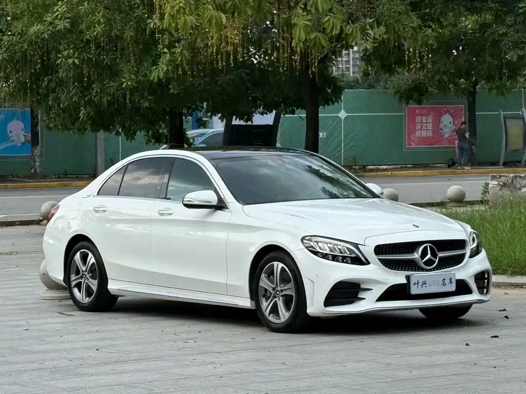 Mercedes-Benz C-Class — миниатюра 3