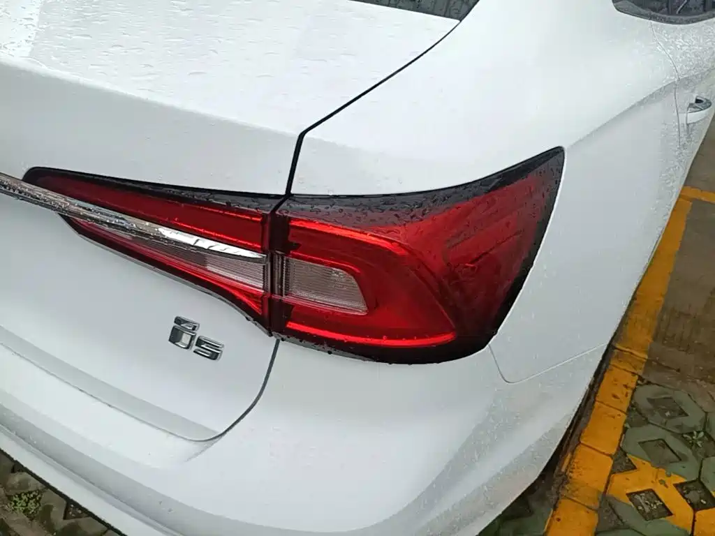 Roewe i5 — миниатюра 8