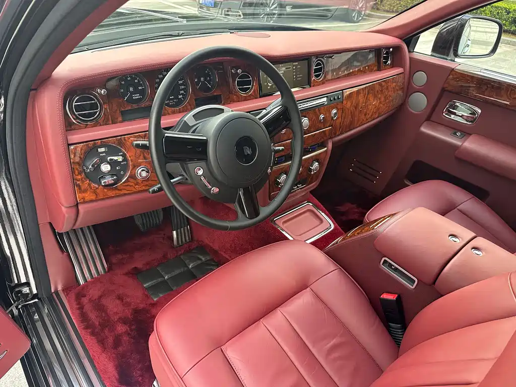 Rolls-Royce Phantom — миниатюра 16