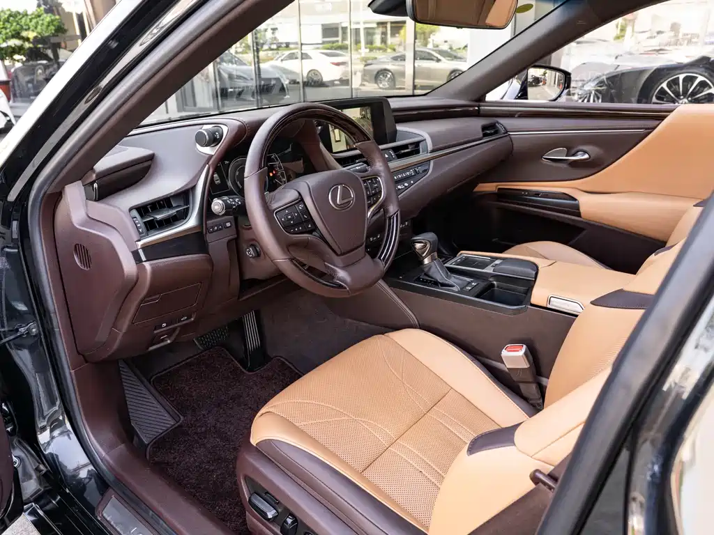 Lexus ES — миниатюра 8