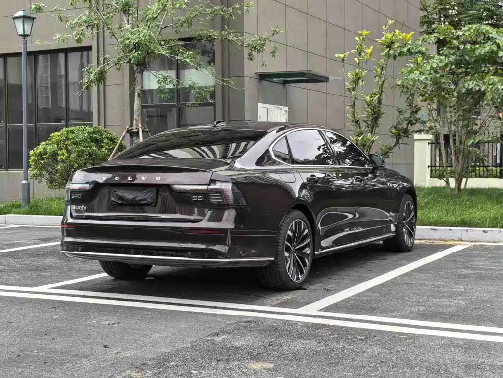 Volvo S90 2026 B5 Luxury
