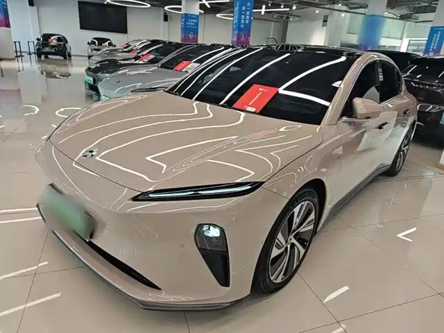 NIO ET5