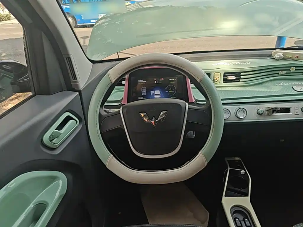 Wuling MINIEV — миниатюра 11