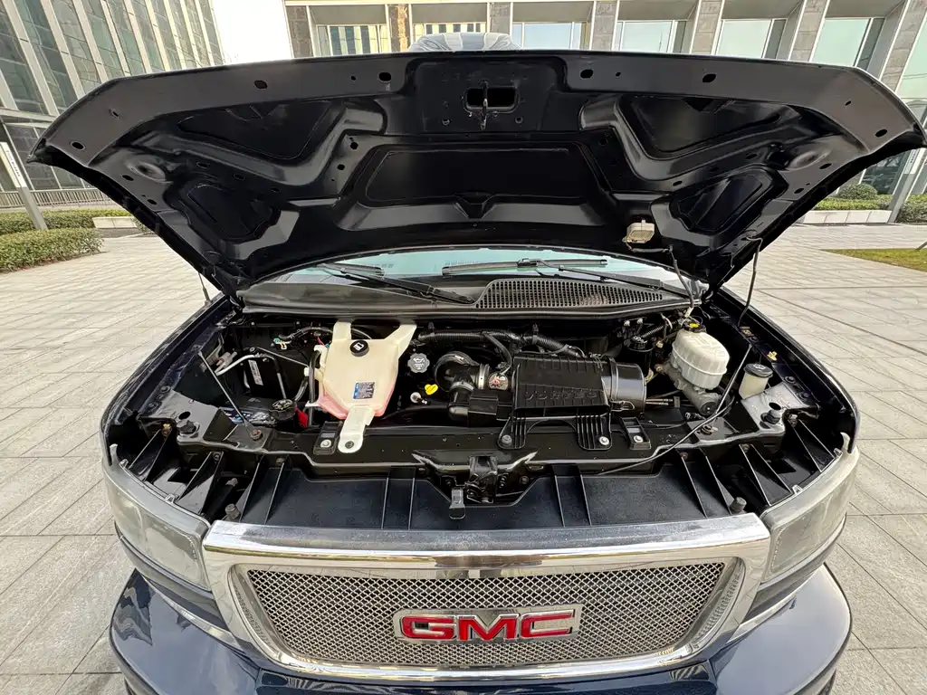 GMC Savana 2015 6.0L G660L