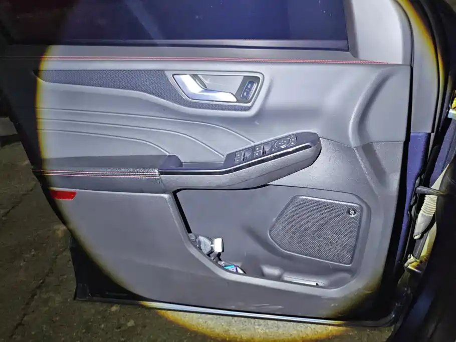 Ford Escape — миниатюра 7