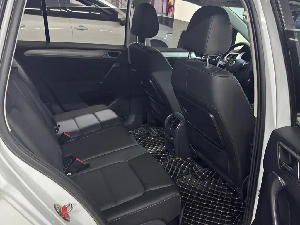 Volkswagen Golf Sportsvan 280TSI Auto Guard View Type China VI, фото 10