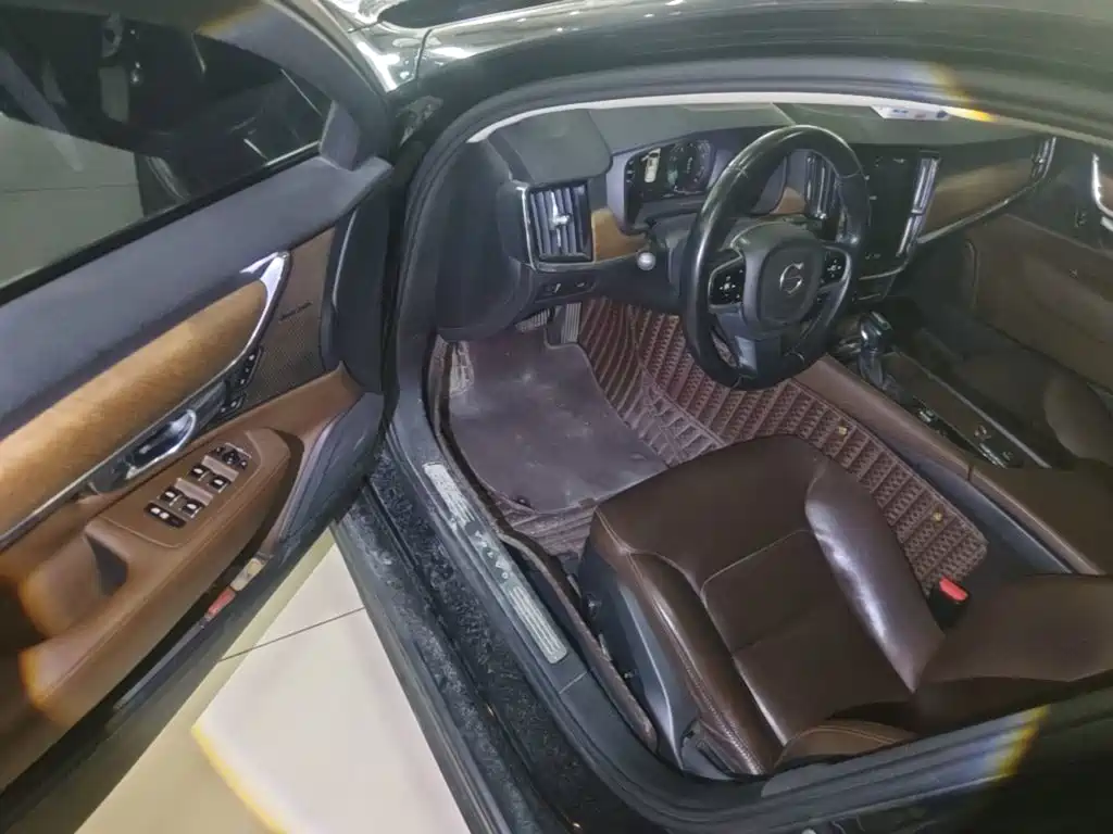 Volvo S90 — миниатюра 16