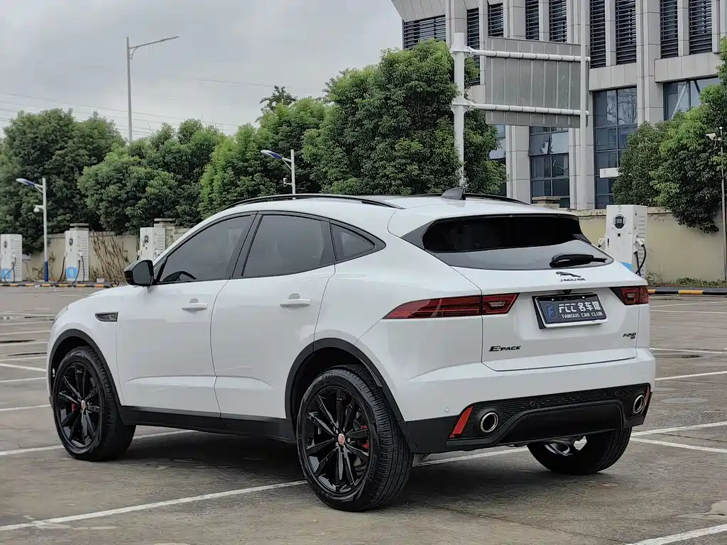 JAGUAR E PACE