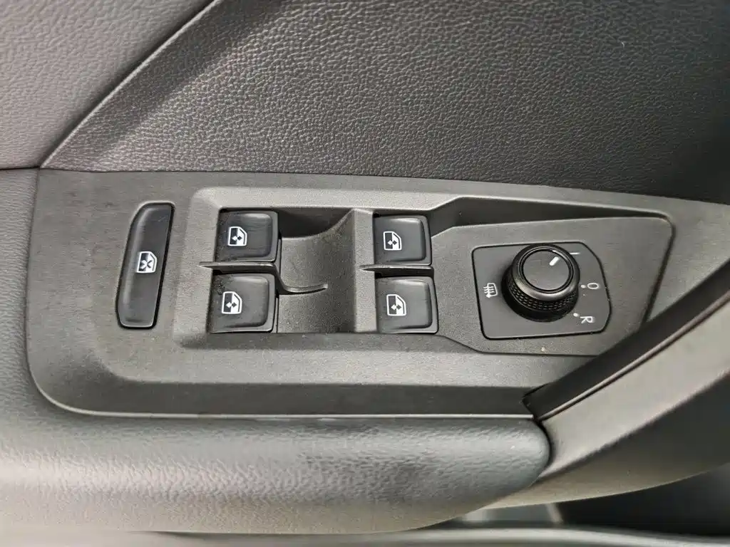 Volkswagen Tharu 2020 280TSI Luxury VI