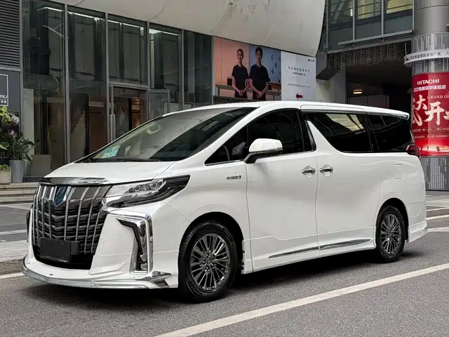 TOYOTA ELFA 2020