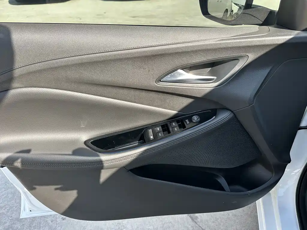 Buick Verano — миниатюра 11