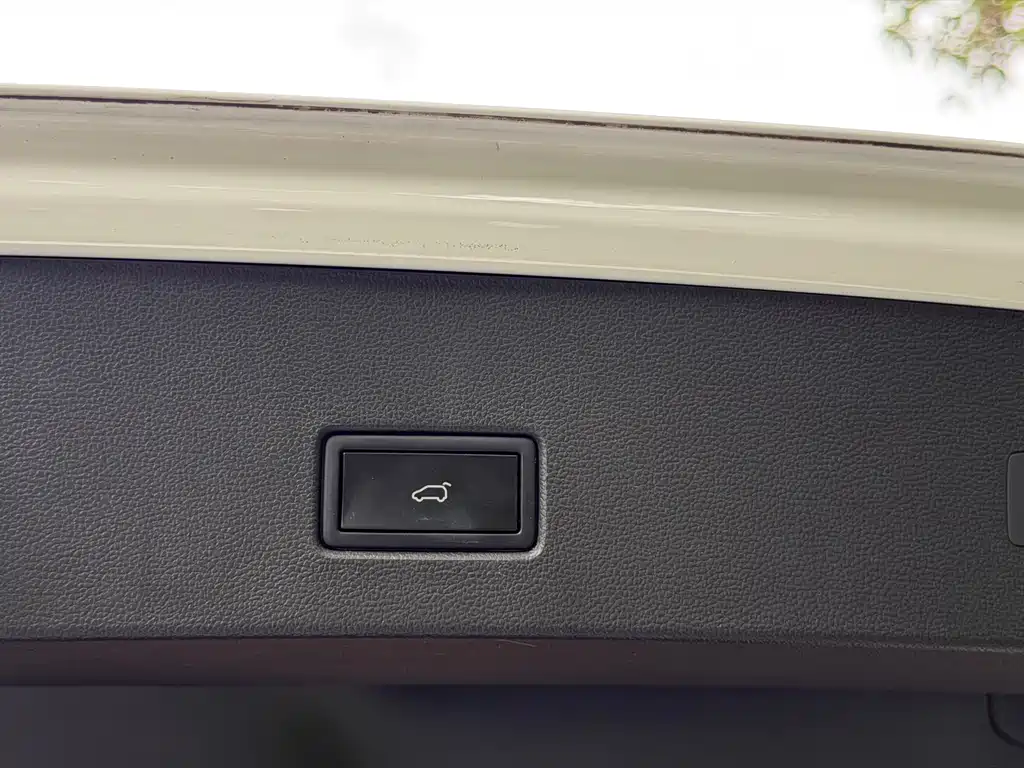 VOLKSWAGEN T ROC EXPLORING SONGS