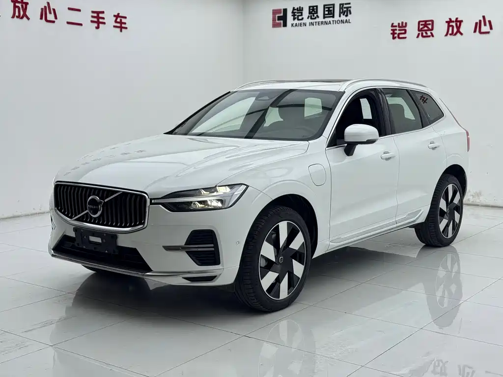 VOLVO XC60 PLUG IN HYBRID
