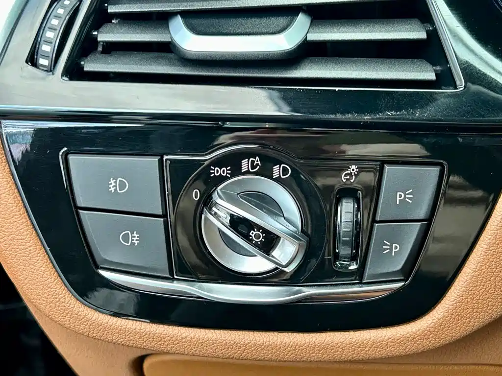 BMW 5 Series (Import) — миниатюра 15