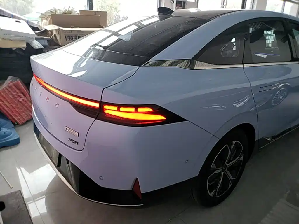 XPeng P5 — миниатюра 6