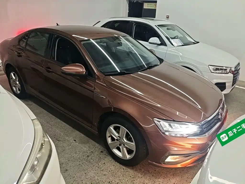 Volkswagen Lamando 2019 230TSI DSG V
