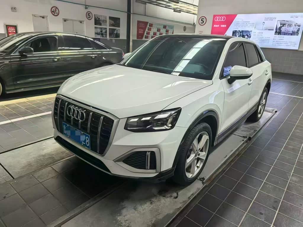 Audi Q2L 1.4 л 2023 г. Белый, пробег 26000 км