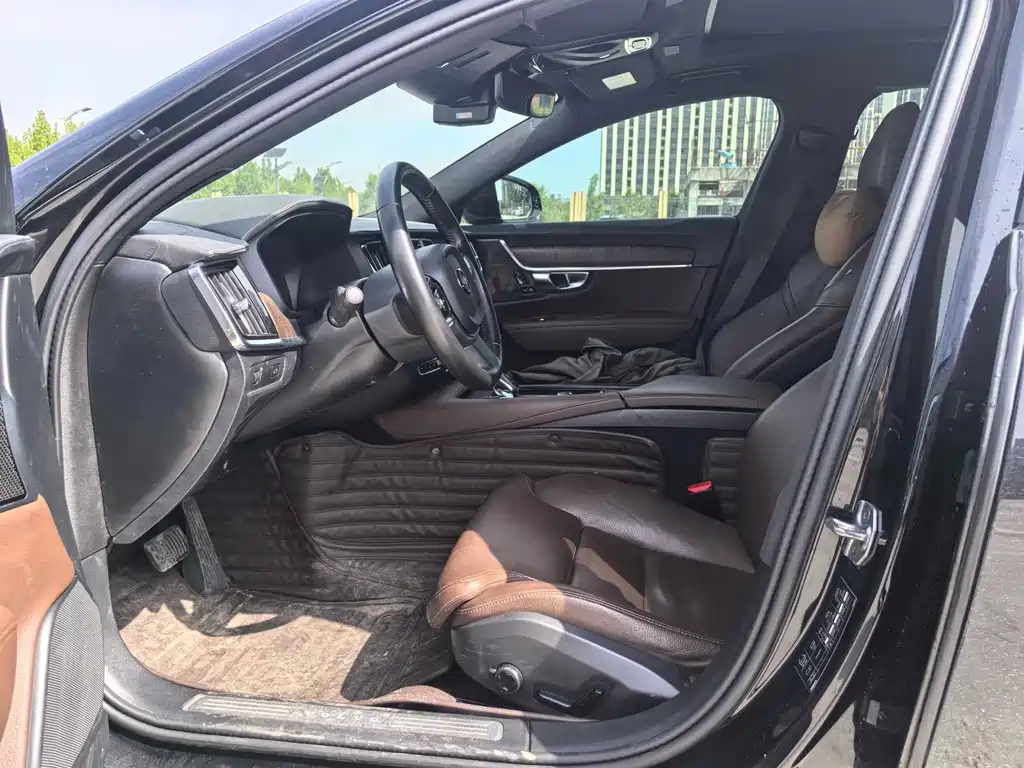 Volvo S90 — миниатюра 4