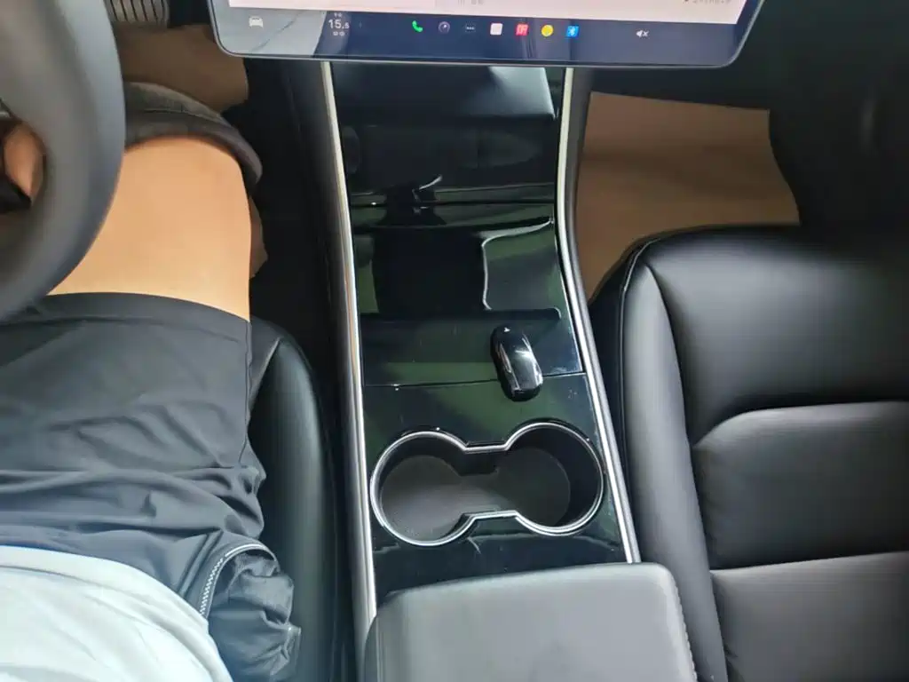 Tesla Model 3 — миниатюра 14