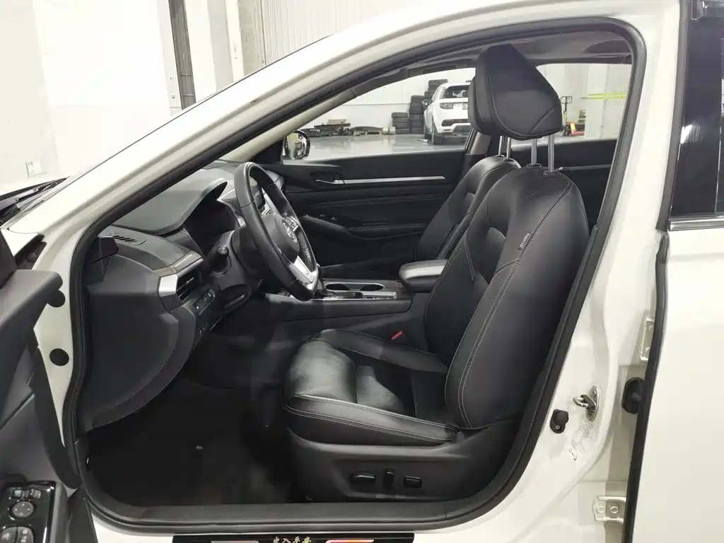 Nissan Teana — миниатюра 10