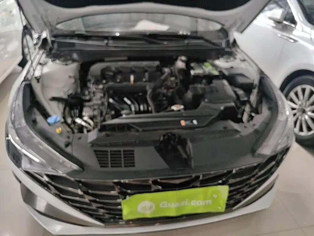 Hyundai Elantra — миниатюра 20