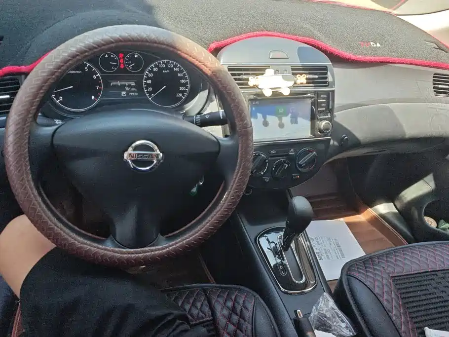 Nissan Tiida — миниатюра 12