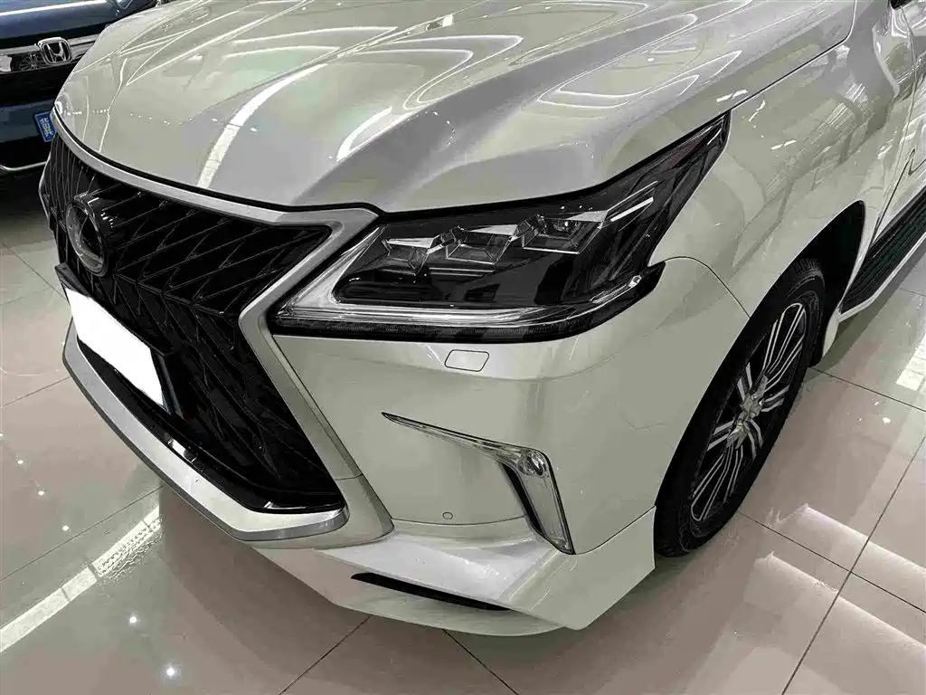 Lexus LX — миниатюра 4